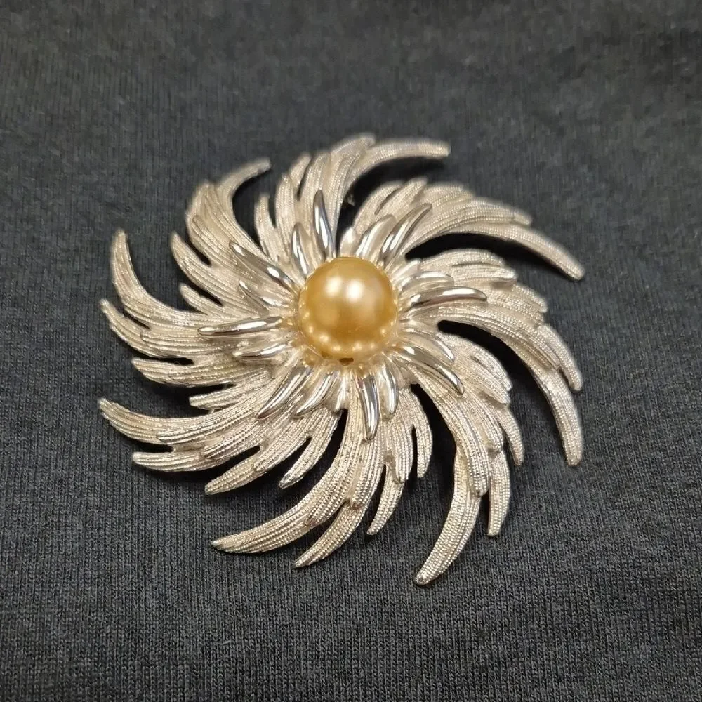 Sarah Coventry Pin